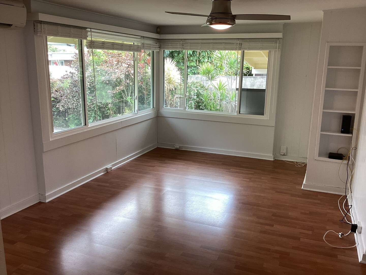 Building Photo - 324 Hualani St