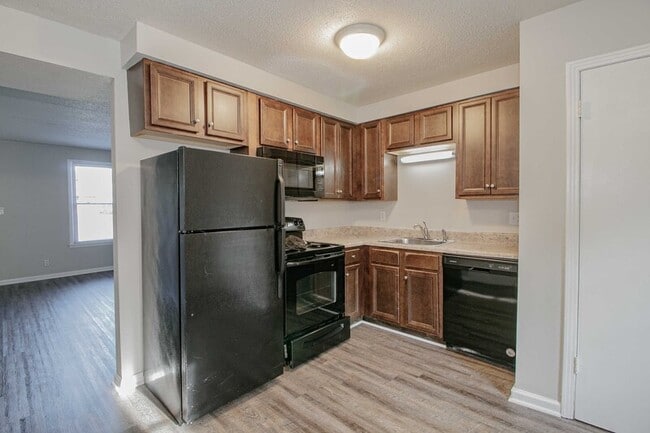Building Photo - 809-B Golfview Pl