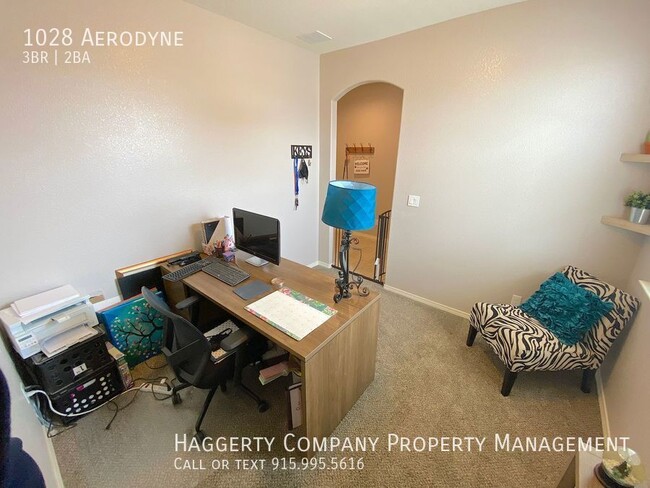 Building Photo - 1028 Aerodyne-