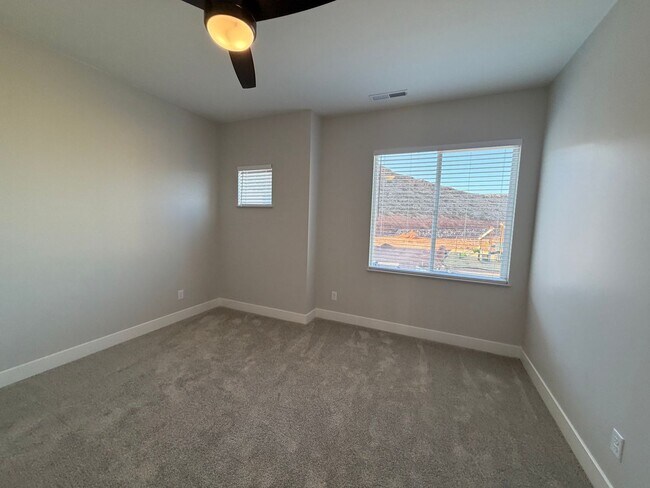 Building Photo - 618 Hemsworth Ln