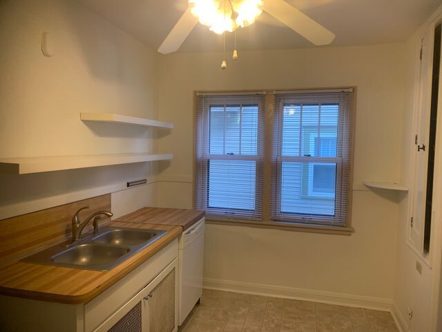 Building Photo - 5021 28th Ave S