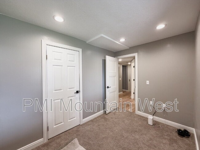 Building Photo - 4982 Aspen Shadow Ct