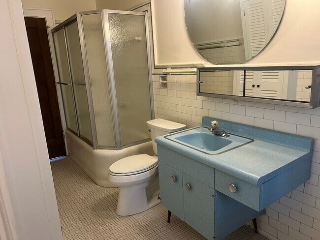 Building Photo - 240 W Locust St