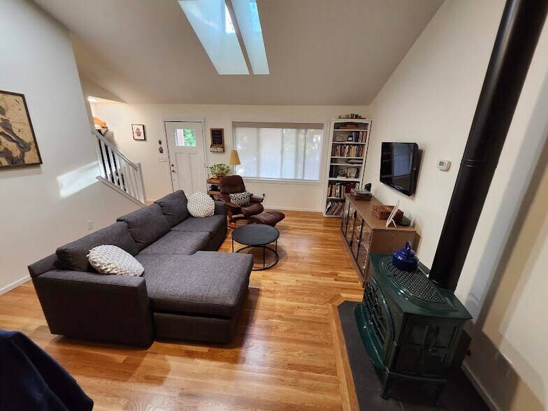 Living room with gas stove heater - 5505 Robinswood Ln