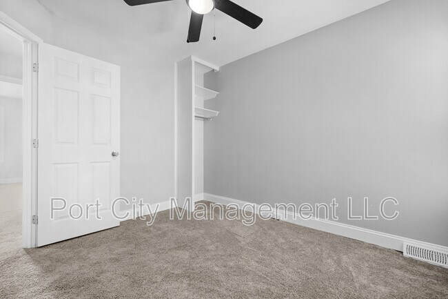 Building Photo - 1416 N Milton Ave