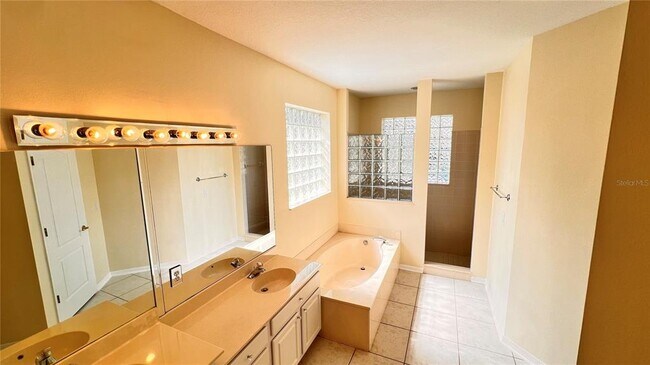 Building Photo - 7823 Fernleaf Dr
