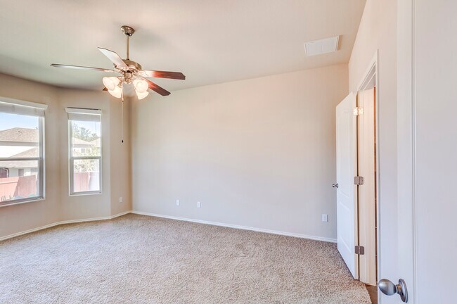 Building Photo - 1604 Greenside Dr
