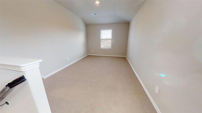 Building Photo - 2102 Dunbar Dr