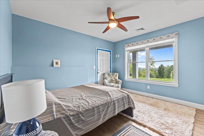 Building Photo - Contemporary with Gorgeous Views in Hinesburg, Vermont - Fully Furnished w/ Utilities Included