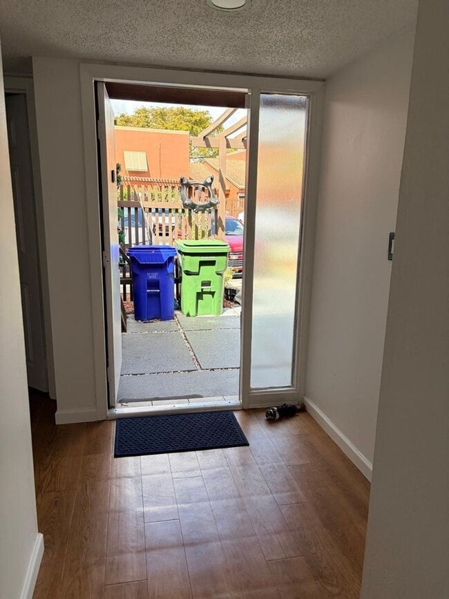 Building Photo - 1641 Fairway Rd