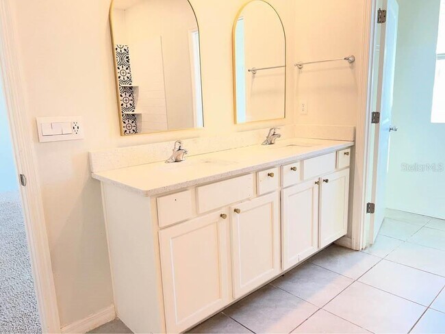 Building Photo - 1703 Johnson Pointe Dr