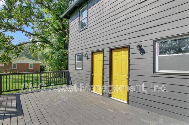 Building Photo - 551 Valley Hill Rd SE