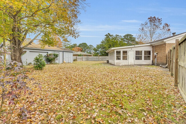 Building Photo - 207 N Nunn St