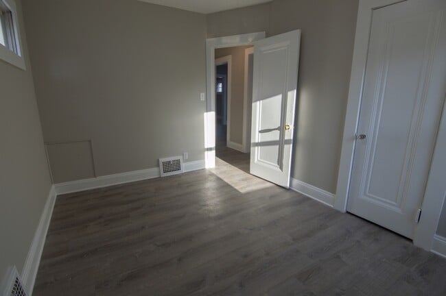 Building Photo - 3574 W 147th St