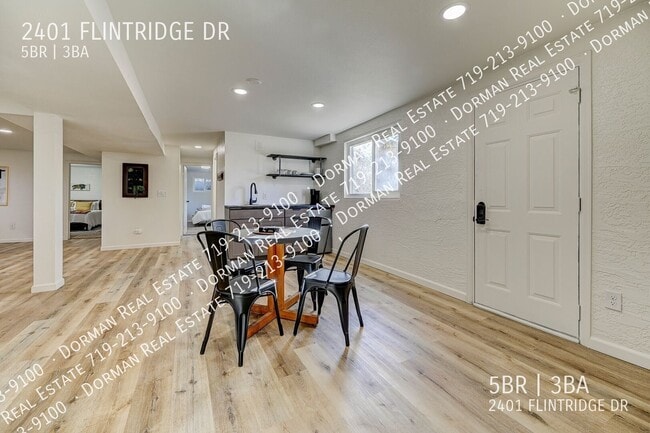 Building Photo - 2401 Flintridge Dr