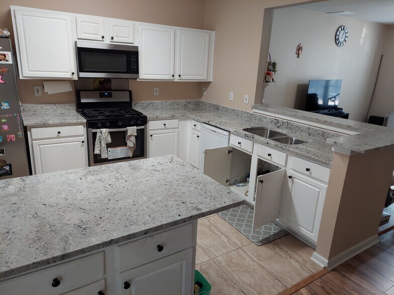 Building Photo - 4645 Valais Ct