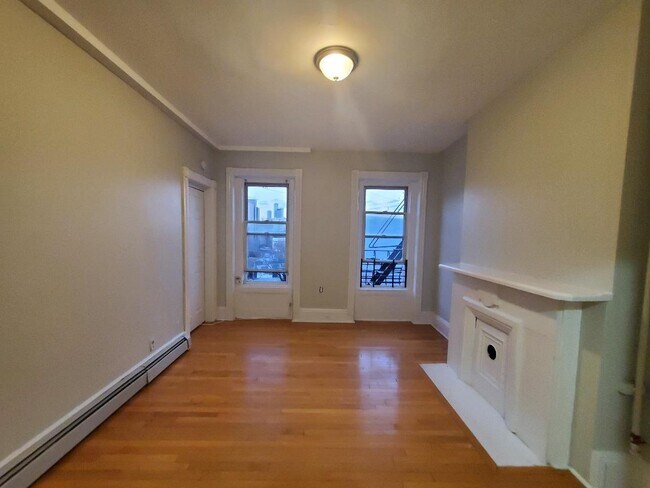 Building Photo - 41 Harmon St