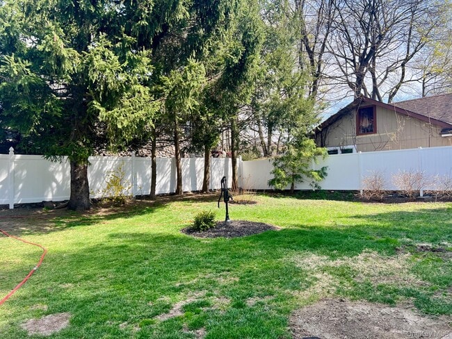 Building Photo - 8 Alden Pl