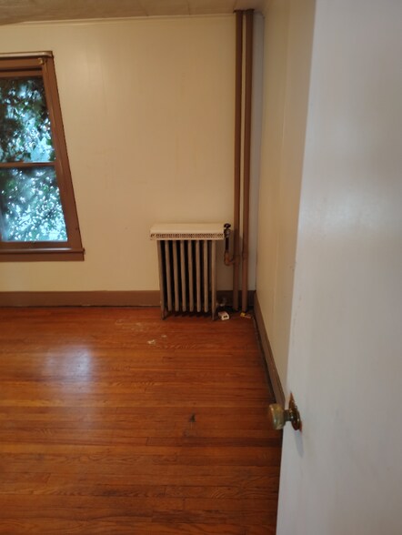 Building Photo - 67 St Charles St