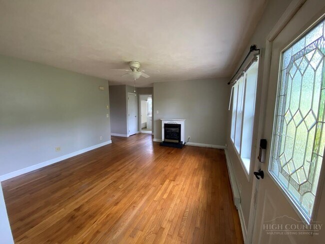 Building Photo - 417 Will Vannoy Rd