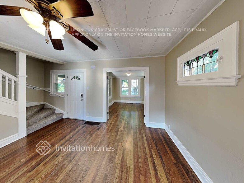 Building Photo - 862 Carpenter Ave