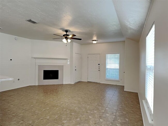 Building Photo - 18475 Sunrise Pines Dr