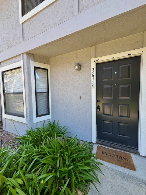 Building Photo - 361 Pantano Cir
