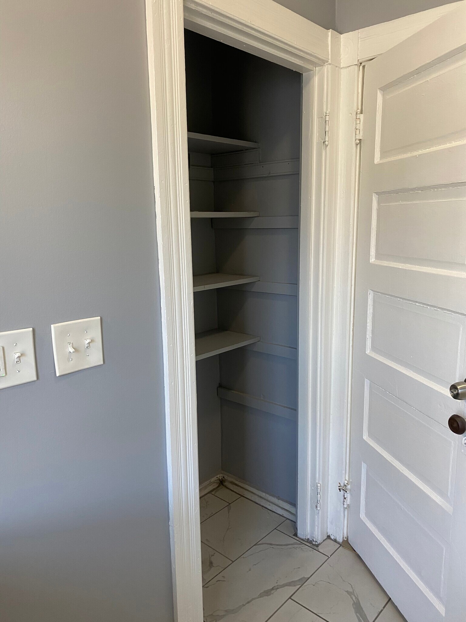 Building Photo - 294 Douglas Ave