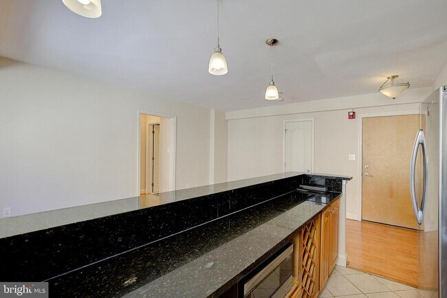 Building Photo - 738 Longfellow St NW