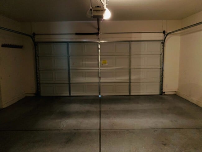 Building Photo - Beautiful Home In Rancho Sahuarita Located...