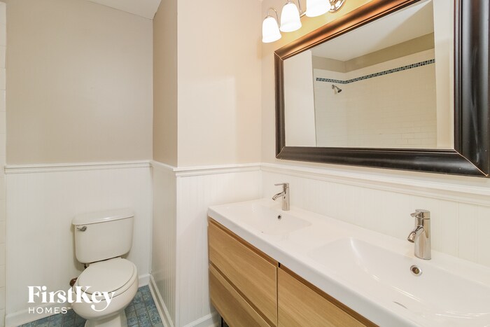 Building Photo - 2417 Quaker Landing Rd