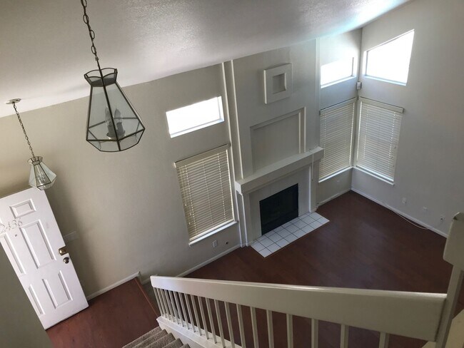 Building Photo - 3 Bedroom in Desert Shores!