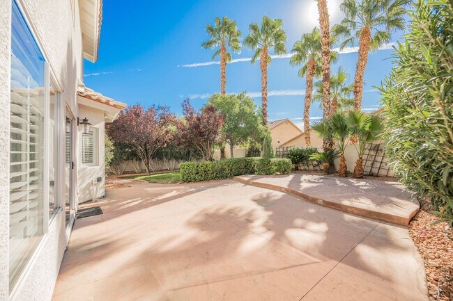 Building Photo - Beautiful Home in a Guard Gated Community