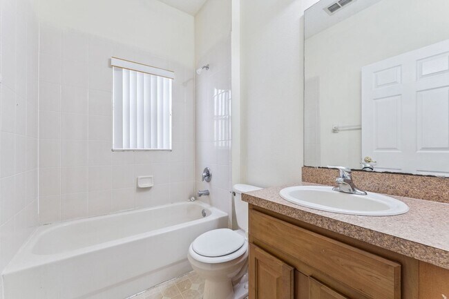 Building Photo - Large 6 Bedroom Rental in Gated Avalon Lak...