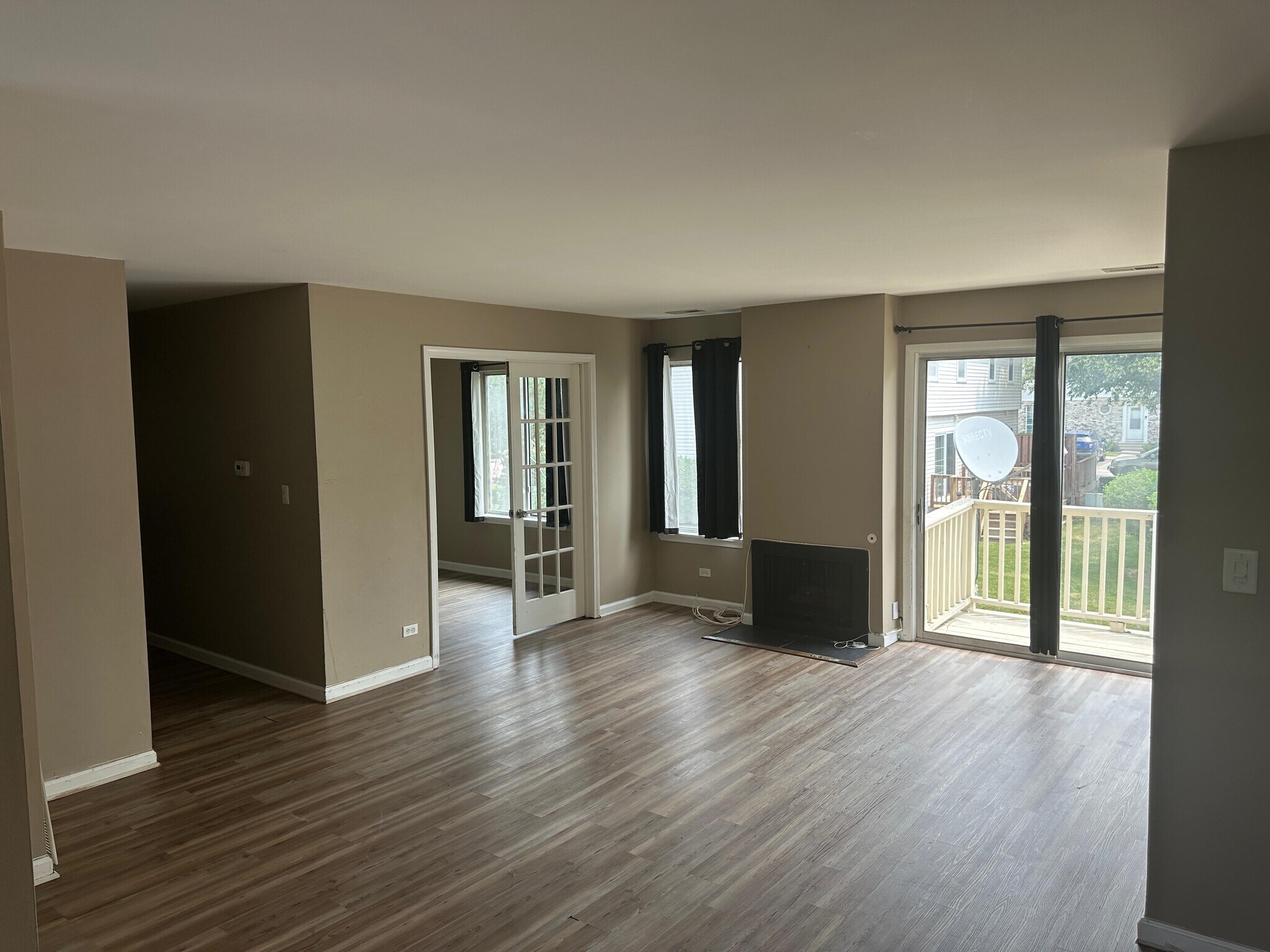 Building Photo - 320 Springlake Ln