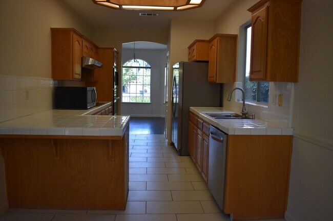 Building Photo - 1785 E Turnberry Ave