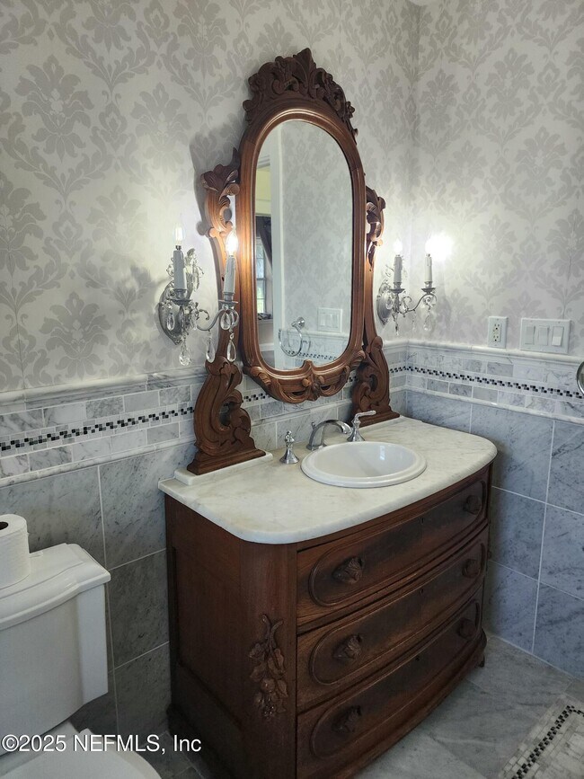 Building Photo - 212 St Johns Ave