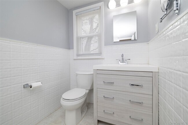 Building Photo - 60 Chestnut St