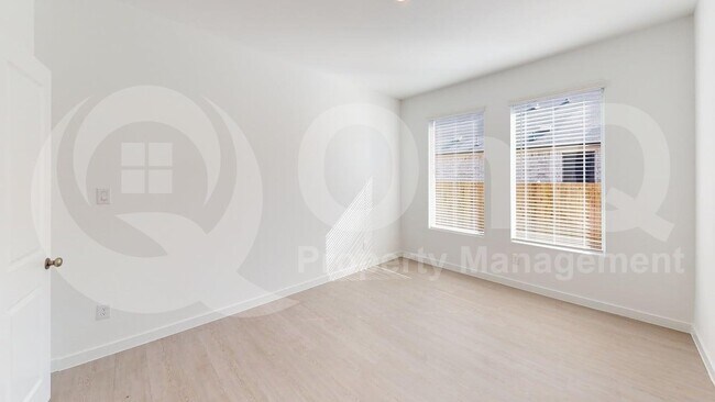 Building Photo - 454 Ridge Dr