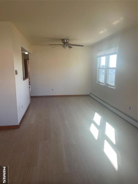 Building Photo - 370 Henry St