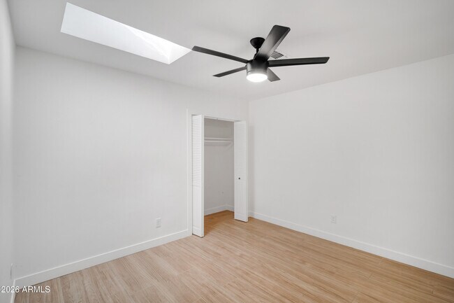 Building Photo - 4028 E Edgemont Ave