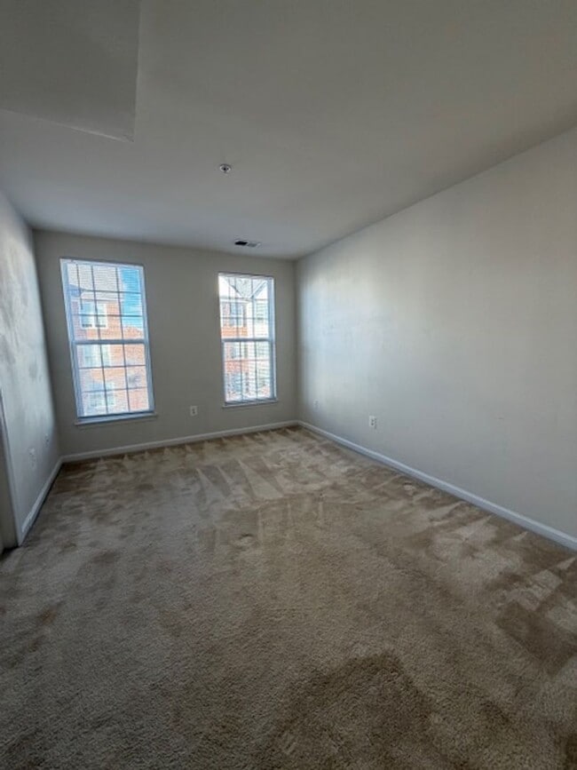 Building Photo - TASKERS CHANCE TOWNHOUSE FOR RENT