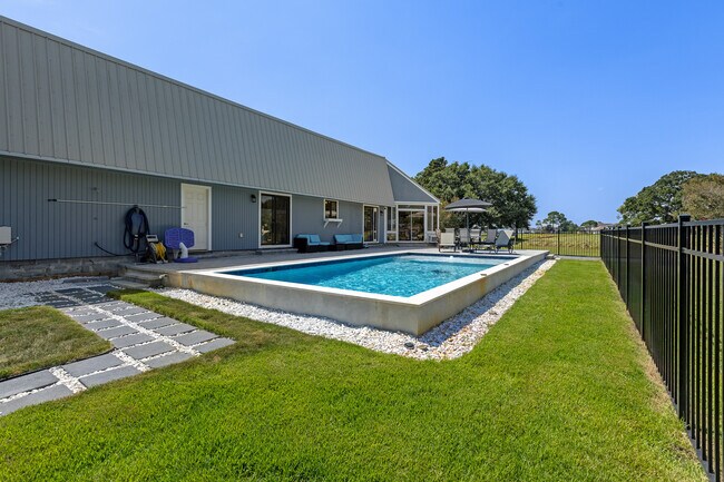 Building Photo - 1151 Ceylon Ct