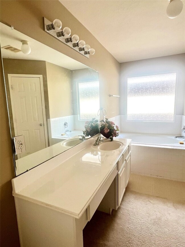 Building Photo - 14744 Branchwest Dr