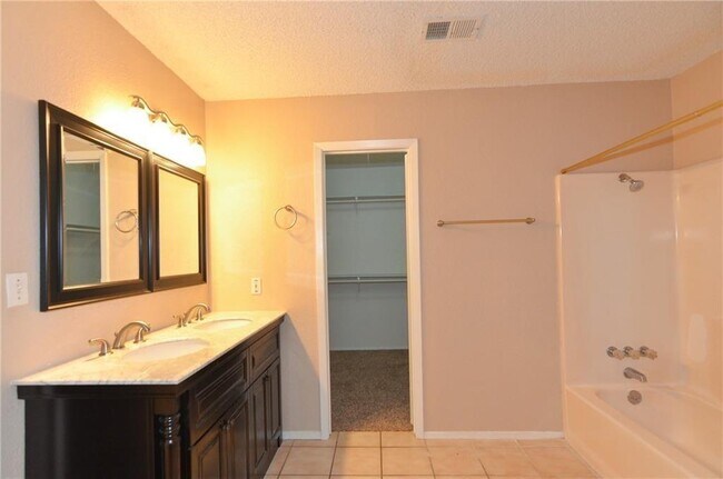 Building Photo - 5409 Porsche Ln