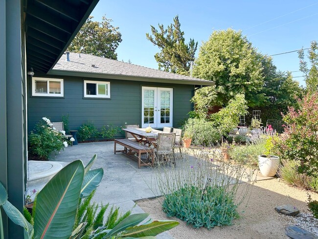 Building Photo - Beautiful Home in Lovely Community