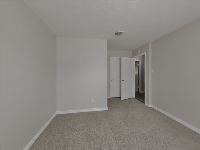 Building Photo - 5519 Bridgegate Dr