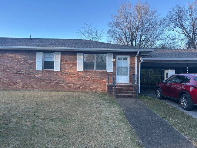 Building Photo - 1002 Ogrady Dr