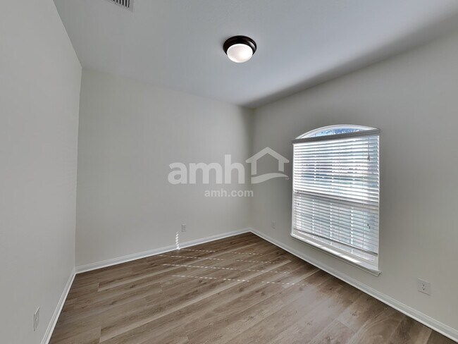 Building Photo - 6292 Begonia