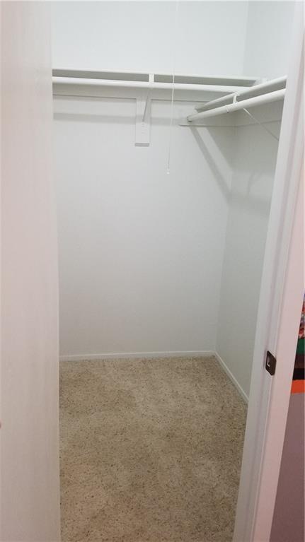 Building Photo - 605 Russet Valley Dr